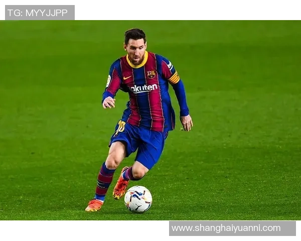 足球一号球星代表人物盘点及其在足球历史中的地位分析